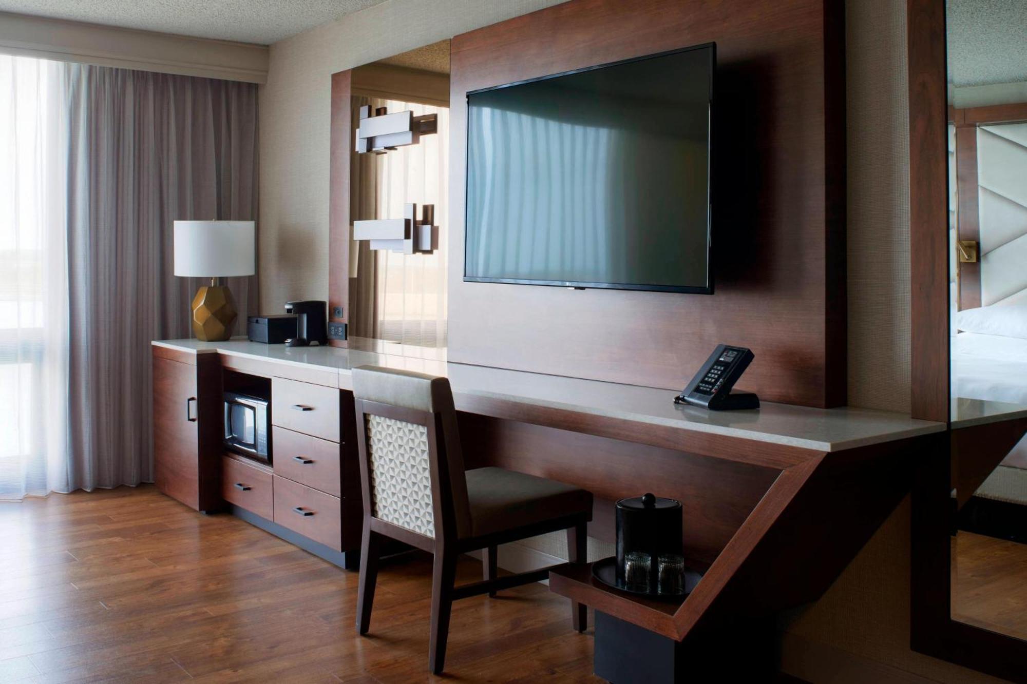 Kansas City Airport Marriott Exterior photo